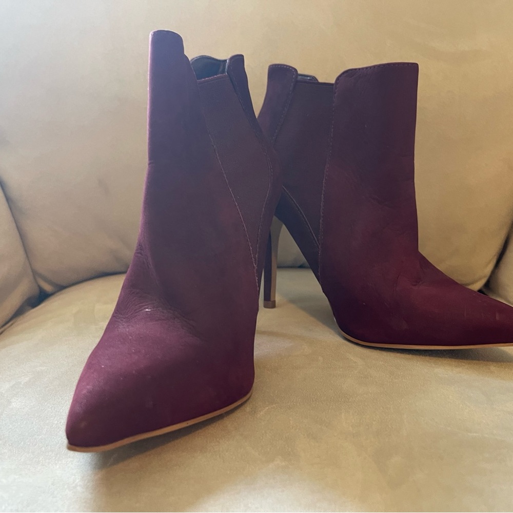 Steve Madden Suede ankle boot